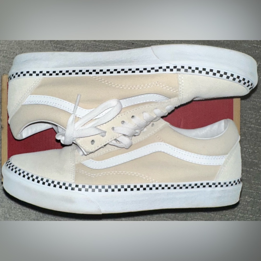 Vans Unisex Old Skool Sneaker, Checkerboa Sz_9._Checkerboard/Off White/Black